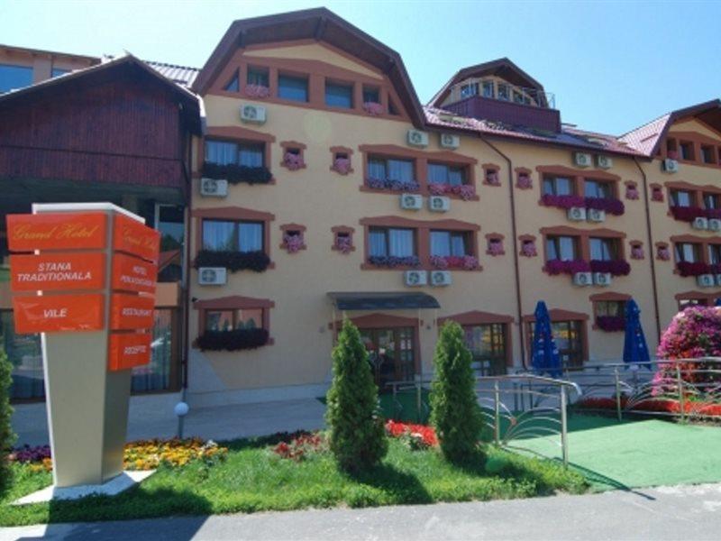 Grand Hotel Perla Ciucasului Tărlungeni Buitenkant foto