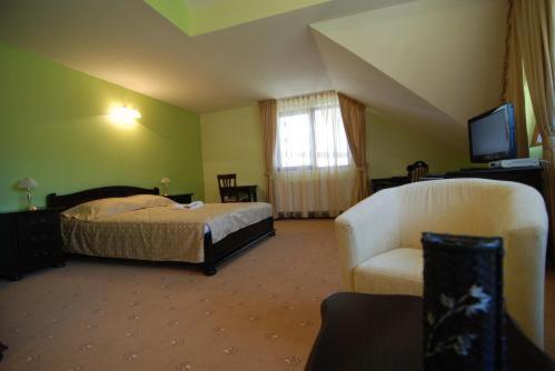 Grand Hotel Perla Ciucasului Tărlungeni Buitenkant foto