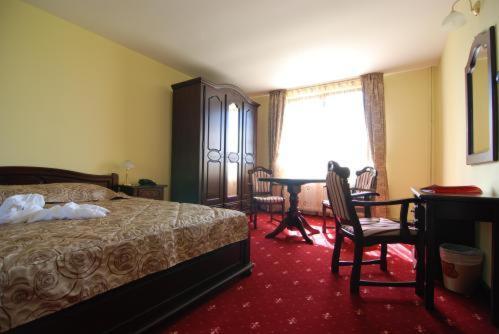 Grand Hotel Perla Ciucasului Tărlungeni Buitenkant foto
