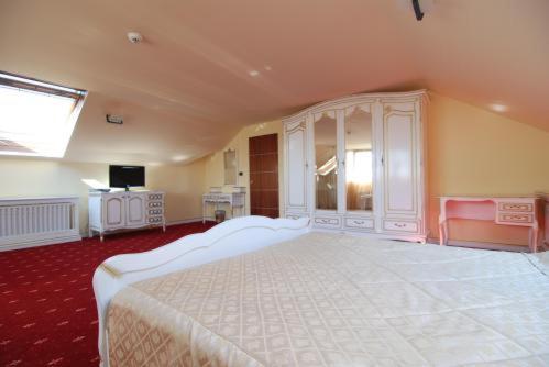 Grand Hotel Perla Ciucasului Tărlungeni Buitenkant foto