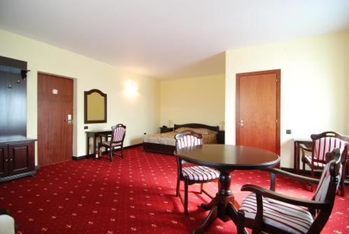 Grand Hotel Perla Ciucasului Tărlungeni Buitenkant foto