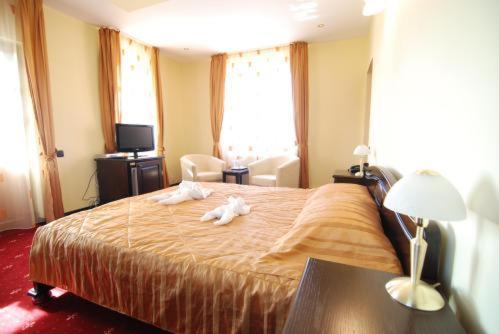 Grand Hotel Perla Ciucasului Tărlungeni Buitenkant foto