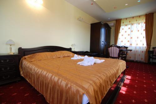 Grand Hotel Perla Ciucasului Tărlungeni Buitenkant foto